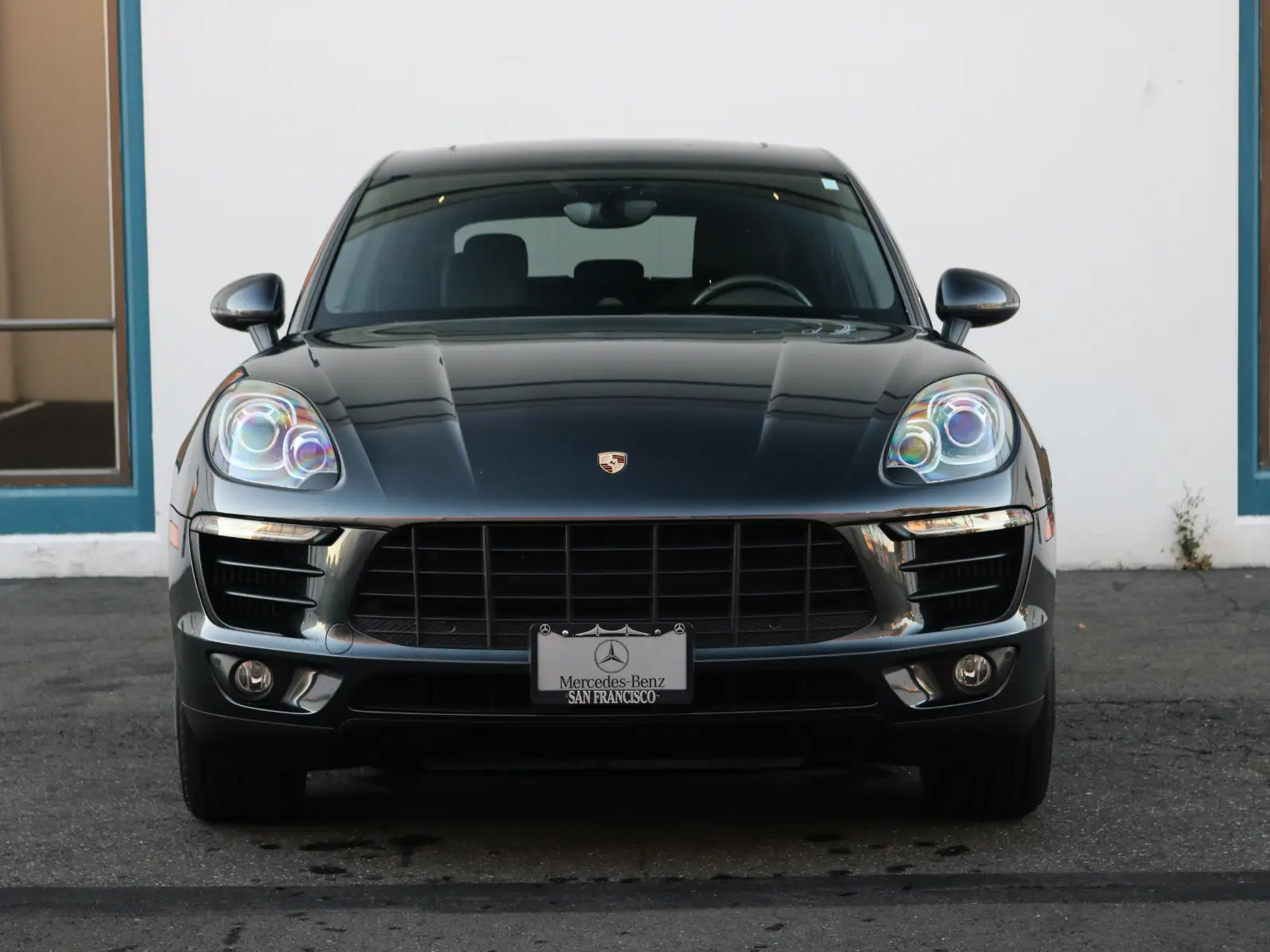 2017 Porsche Macan — photograph 13 of 15