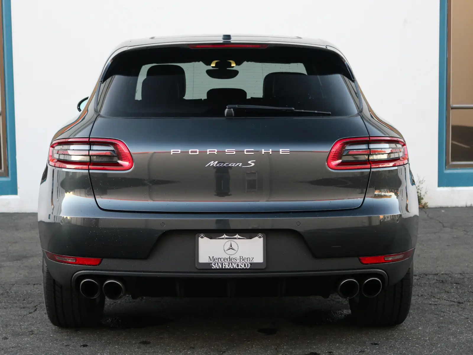 2017 Porsche Macan — photograph 14 of 15