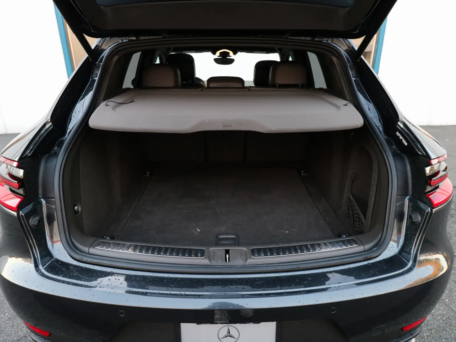 2017 Porsche Macan — photograph 15 of 15