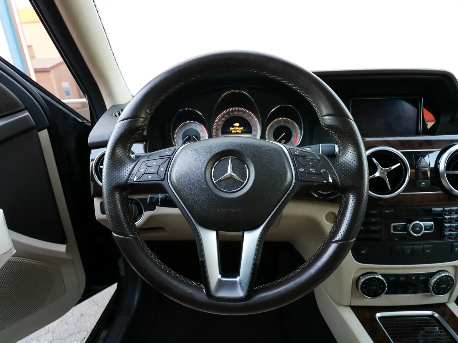 2014 Mercedes-Benz GLK-Class — photograph 7 of 15
