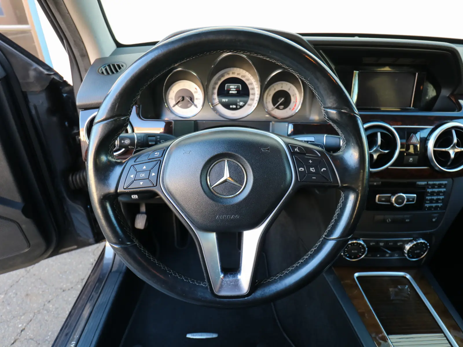 2015 Mercedes-Benz GLK-Class — photograph 6 of 15