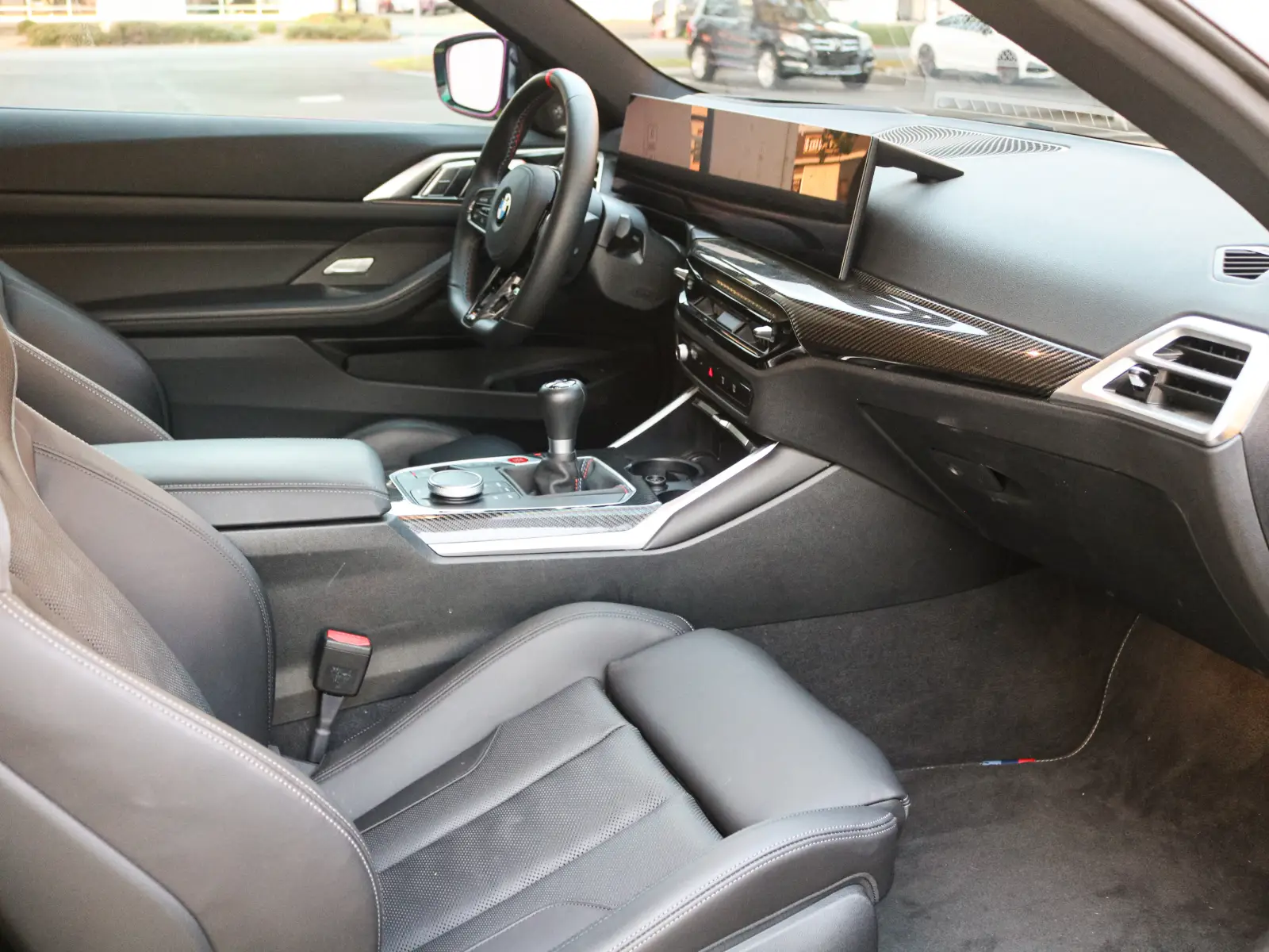 2025 BMW M4 — photograph 9 of 23