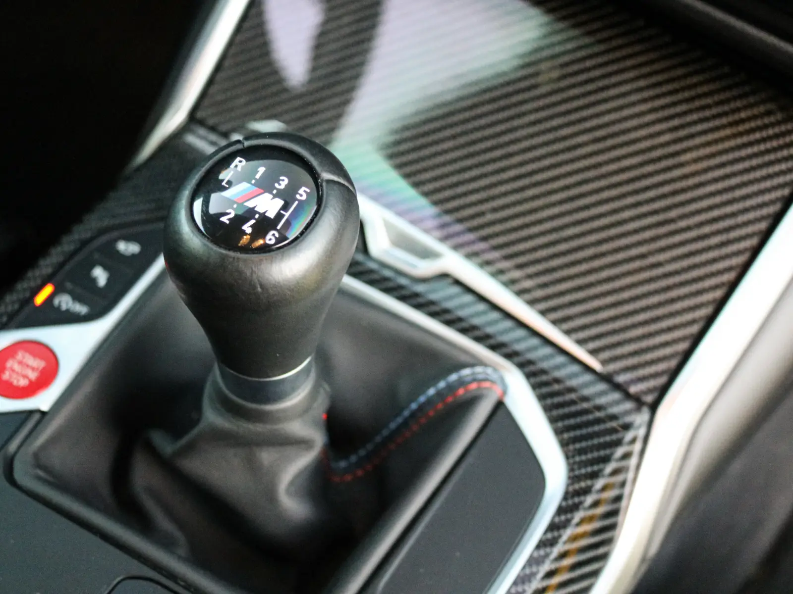 2025 BMW M4 — photograph 6 of 23