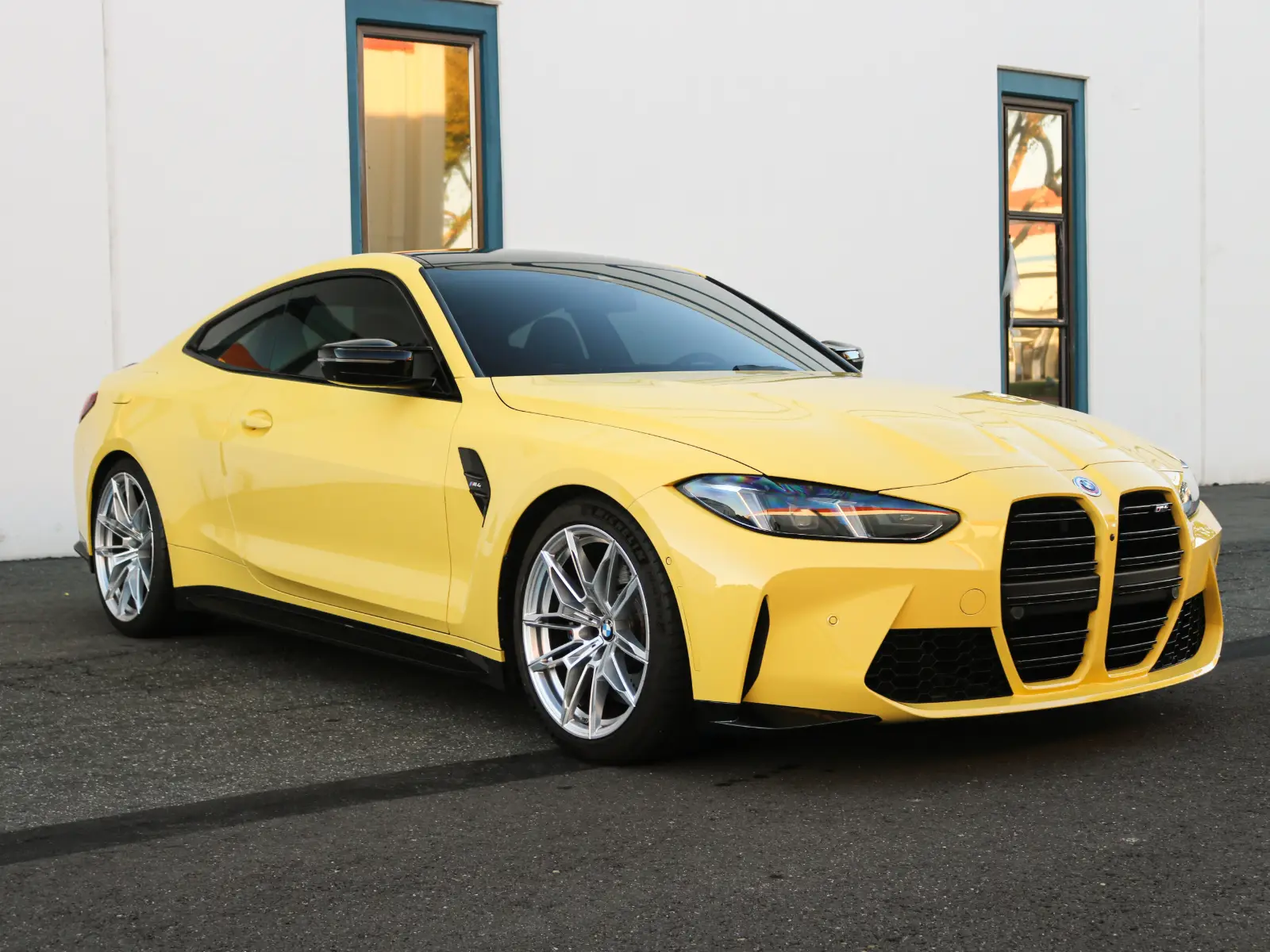 2025 BMW M4 — photograph 1 of 23